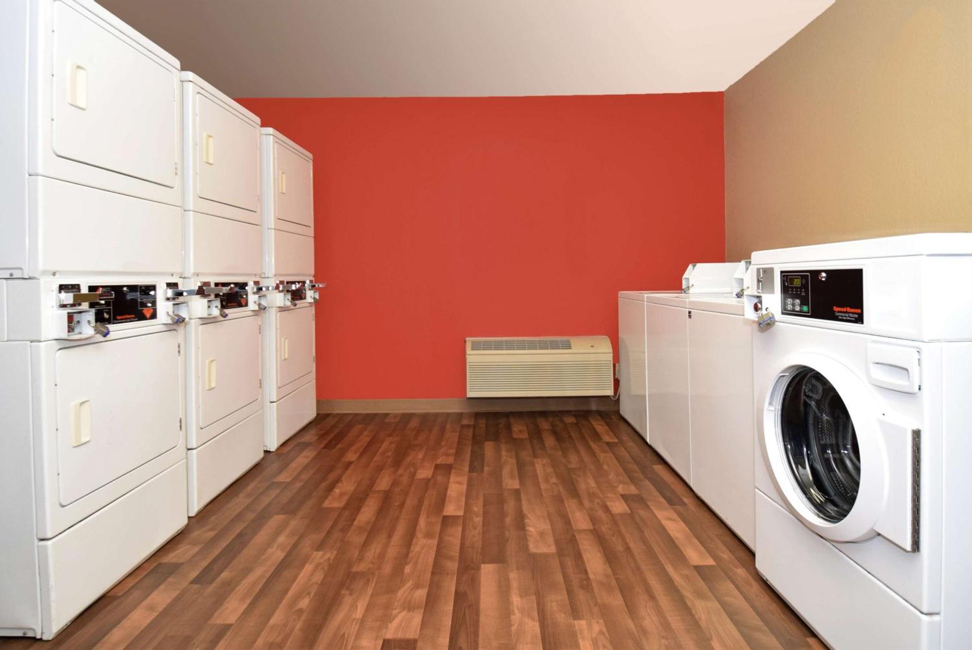 Extended Stay America Select Suites - Chicago - Westmont - Oak Brook Bagian luar foto