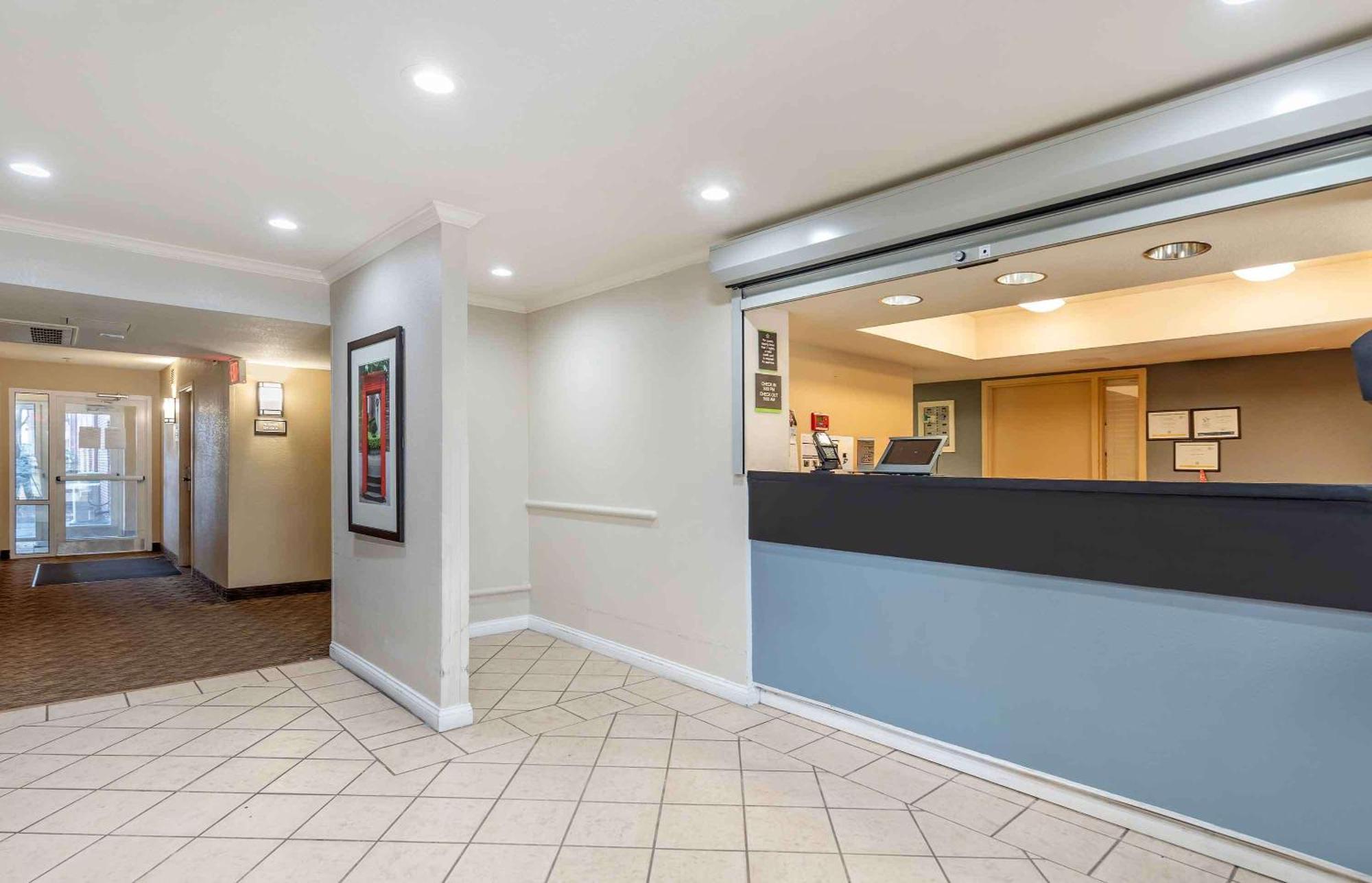 Extended Stay America Select Suites - Chicago - Westmont - Oak Brook Bagian luar foto