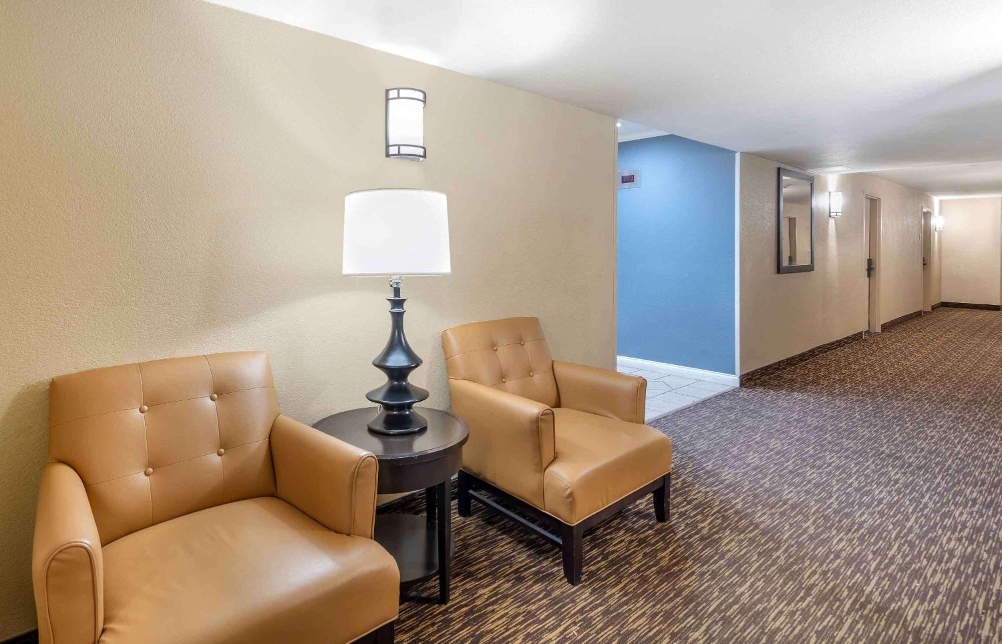 Extended Stay America Select Suites - Chicago - Westmont - Oak Brook Bagian luar foto