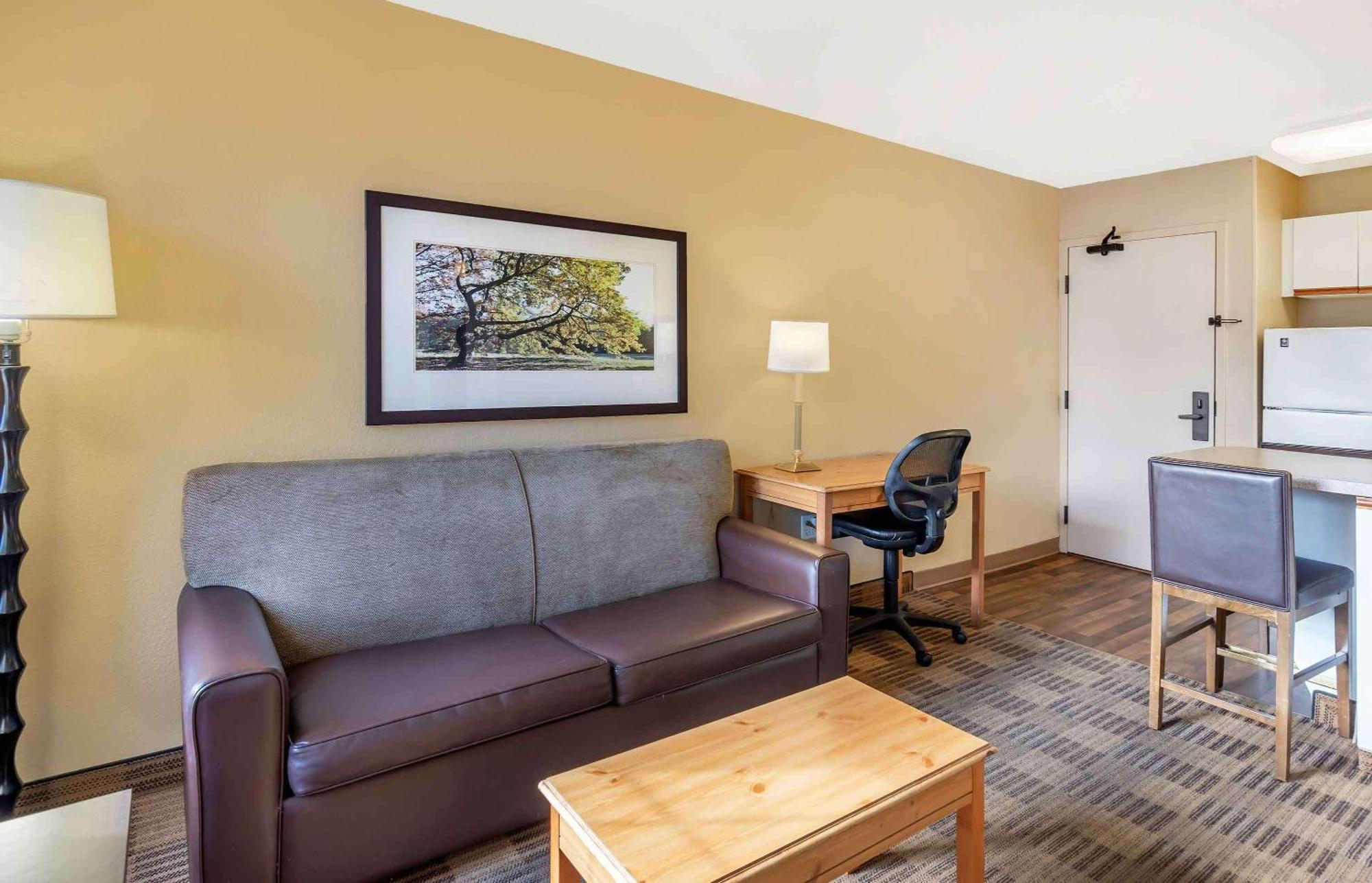 Extended Stay America Select Suites - Chicago - Westmont - Oak Brook Bagian luar foto
