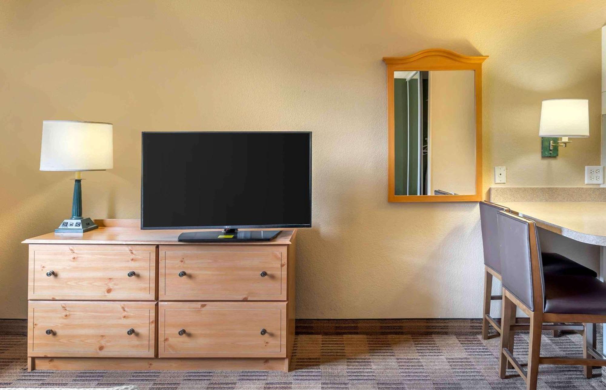 Extended Stay America Select Suites - Chicago - Westmont - Oak Brook Bagian luar foto
