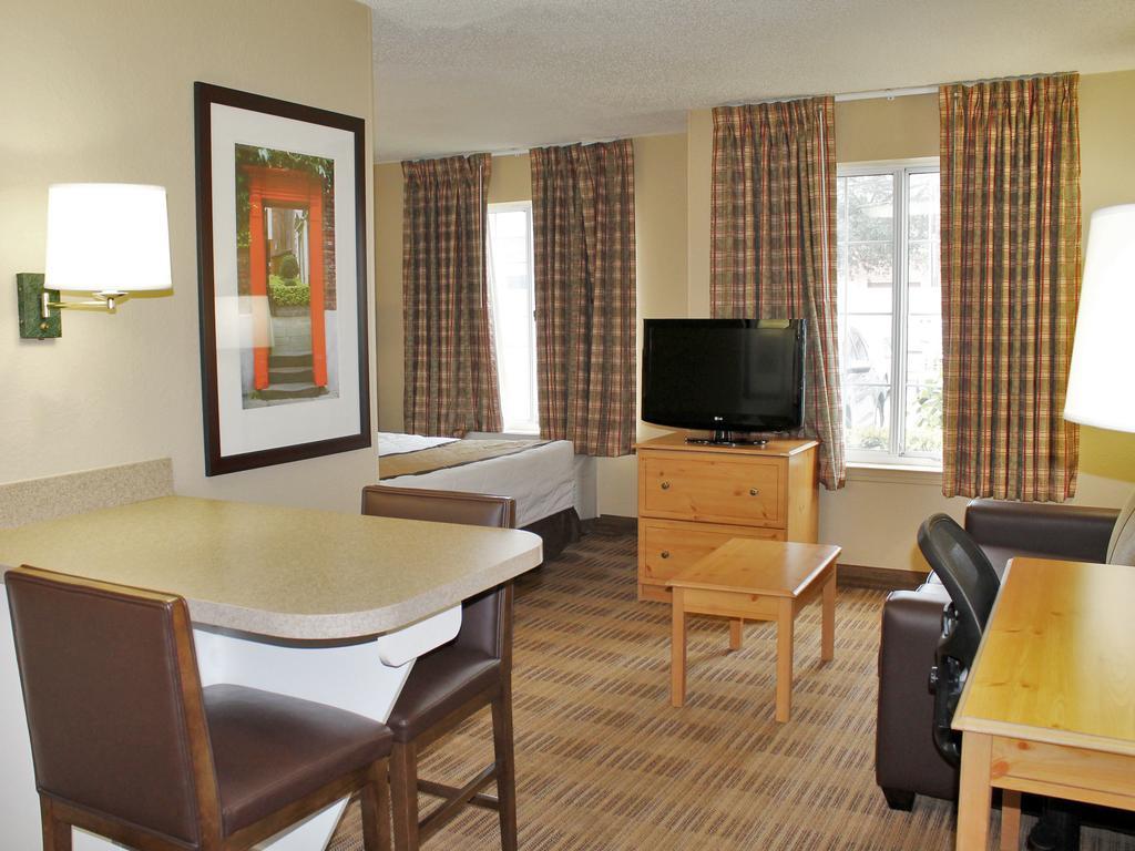 Extended Stay America Select Suites - Chicago - Westmont - Oak Brook Bagian luar foto